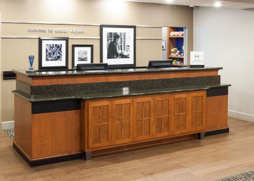 Hampton Inn & Suites Cedar Rapids - North photo 1
