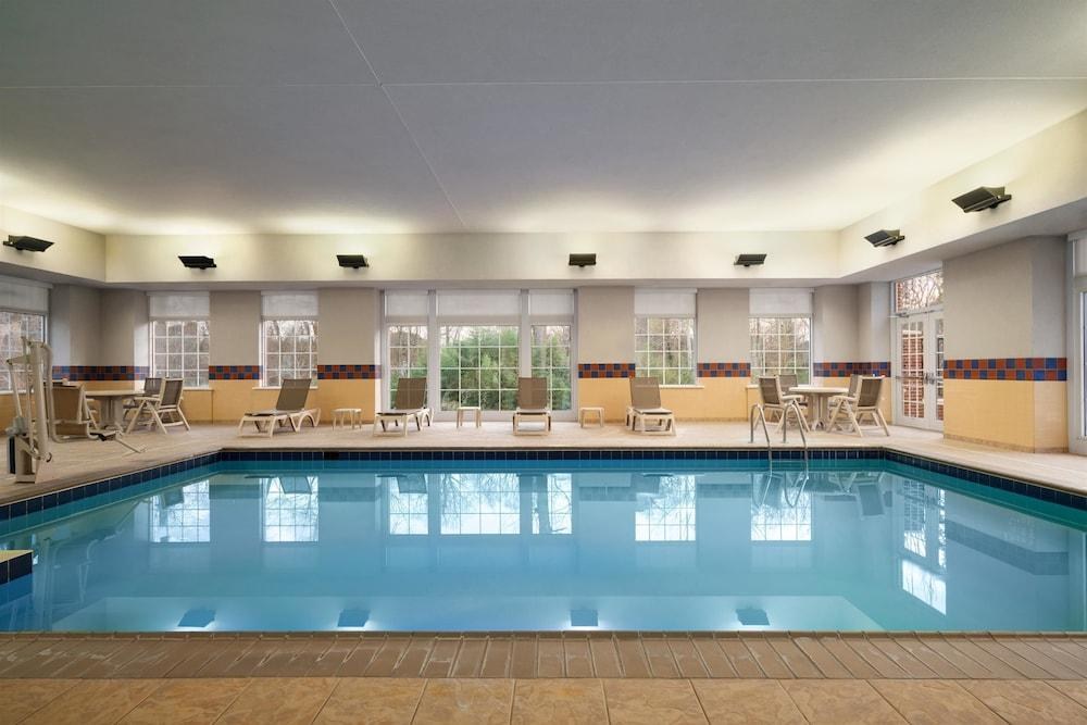 Hampton Inn & Suites Williamsburg-Central photo 3