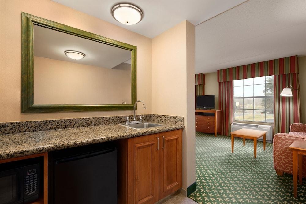 Hampton Inn & Suites Williamsburg-Central photo 4