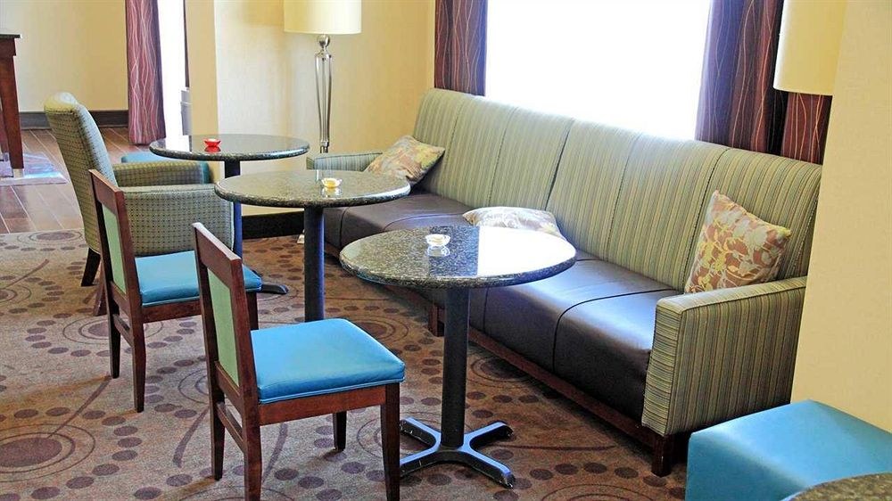 Hampton Inn & Suites Shreveport/Bossier City Airline Drive photo 1