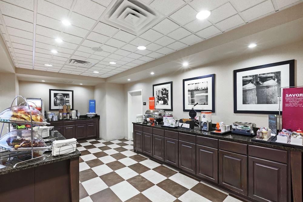 Hampton Inn & Suites Shreveport/Bossier City Airline Drive photo 3