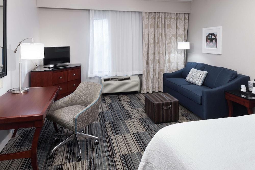 Hampton Inn & Suites Ft. Worth-Burleson photo 2