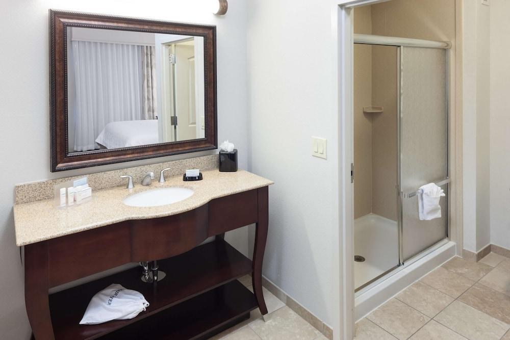 Hampton Inn & Suites Ft. Worth-Burleson photo 3