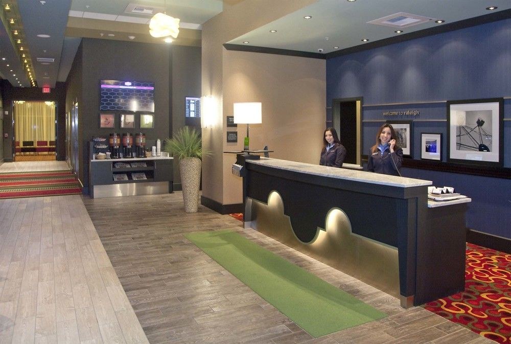 Hampton Inn & Suites Raleigh/Crabtree Valley photo 1