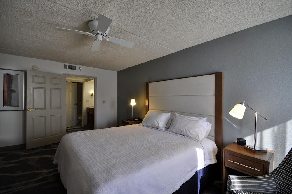 Homewood Suites by Hilton Phoenix-Biltmore photo 3