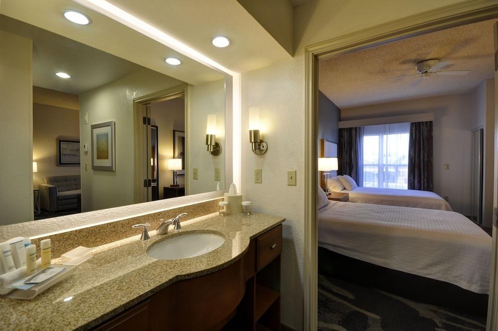 Homewood Suites by Hilton Phoenix-Biltmore photo 4