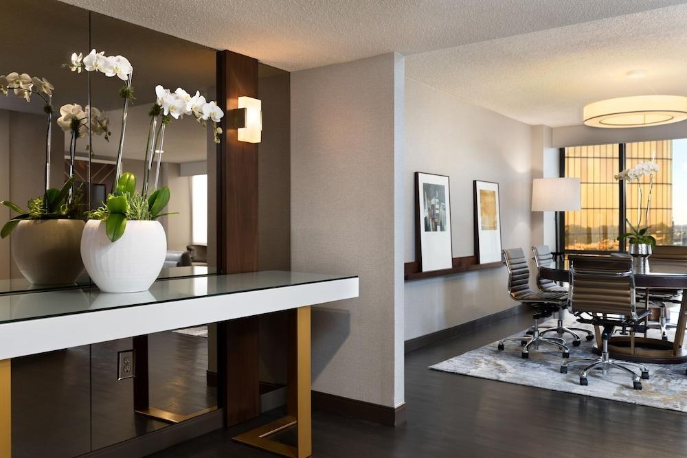 DoubleTree by Hilton Dallas - Campbell Centre photo 3