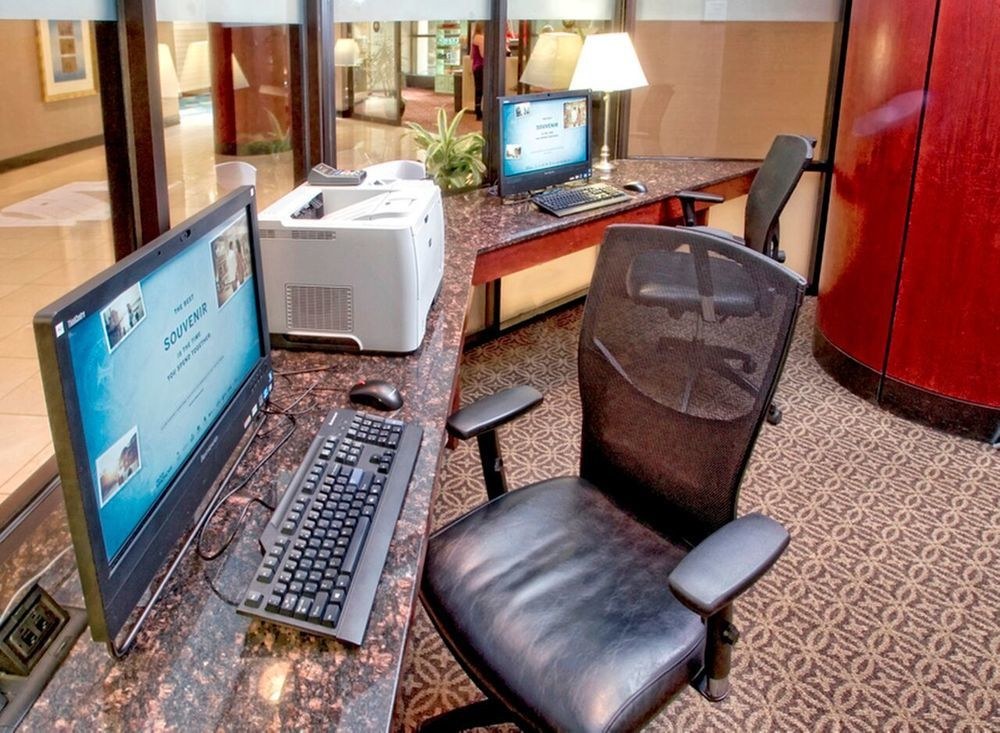 DoubleTree by Hilton Kansas City - Overland Park