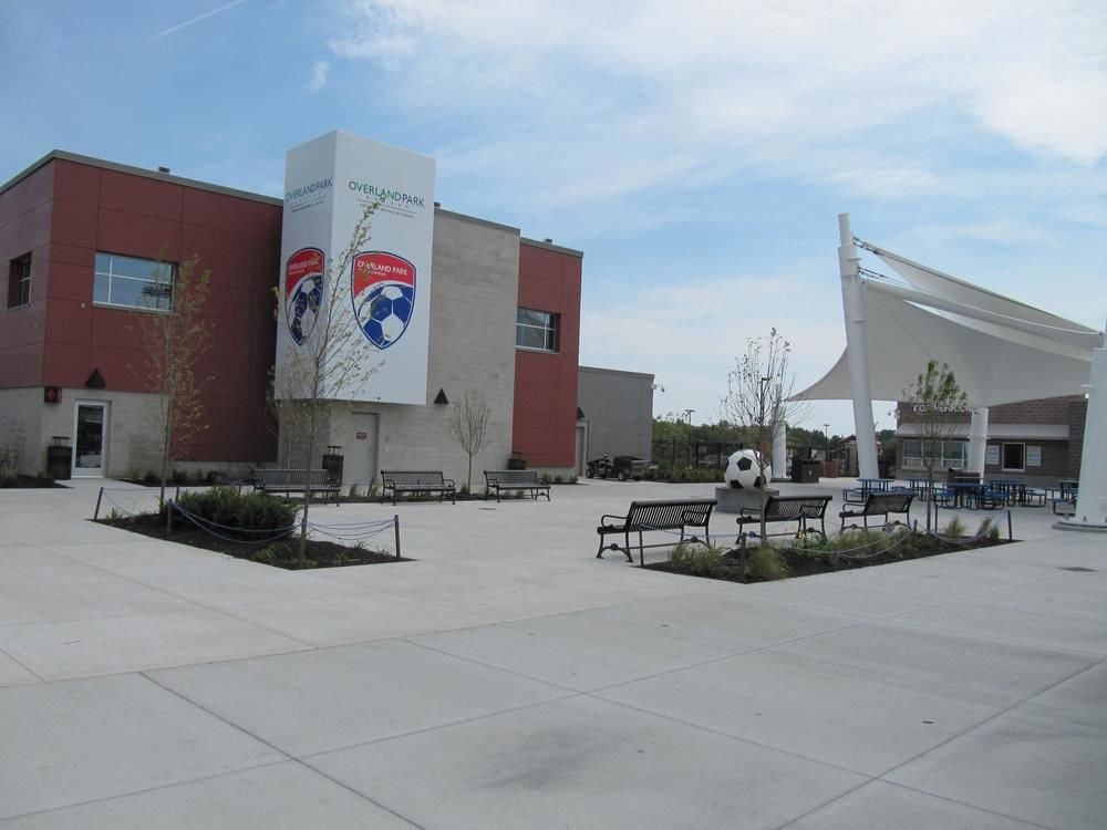DoubleTree by Hilton Kansas City - Overland Park photo 1