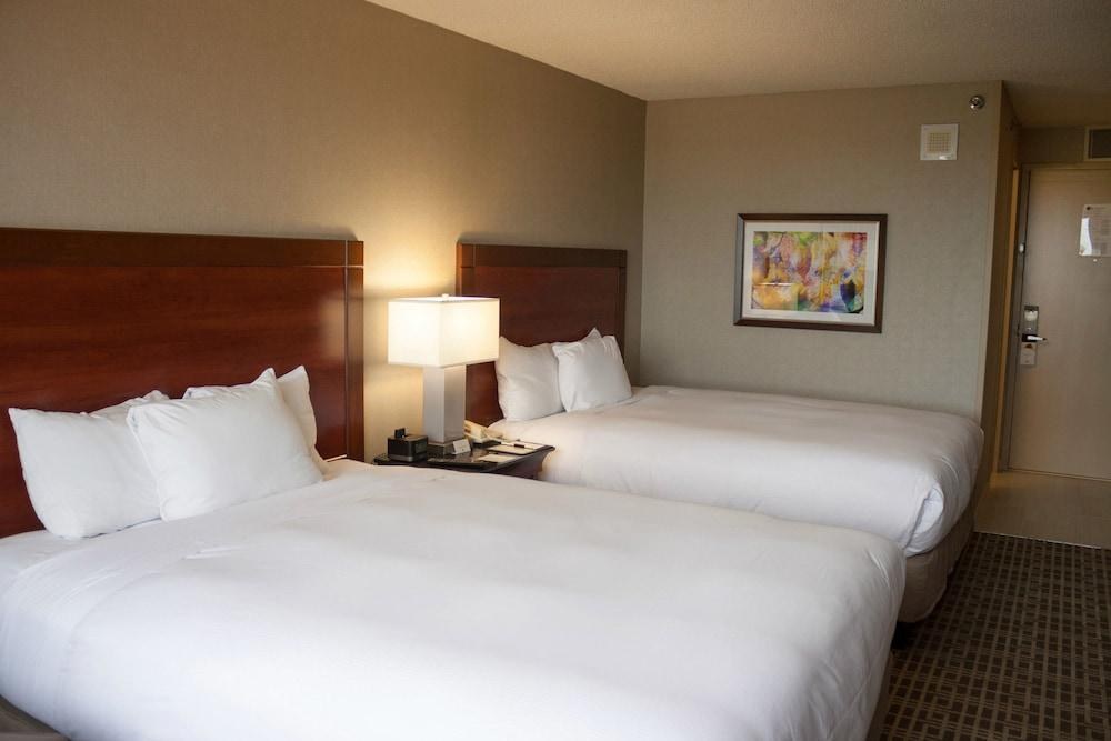 DoubleTree by Hilton Kansas City - Overland Park photo 2