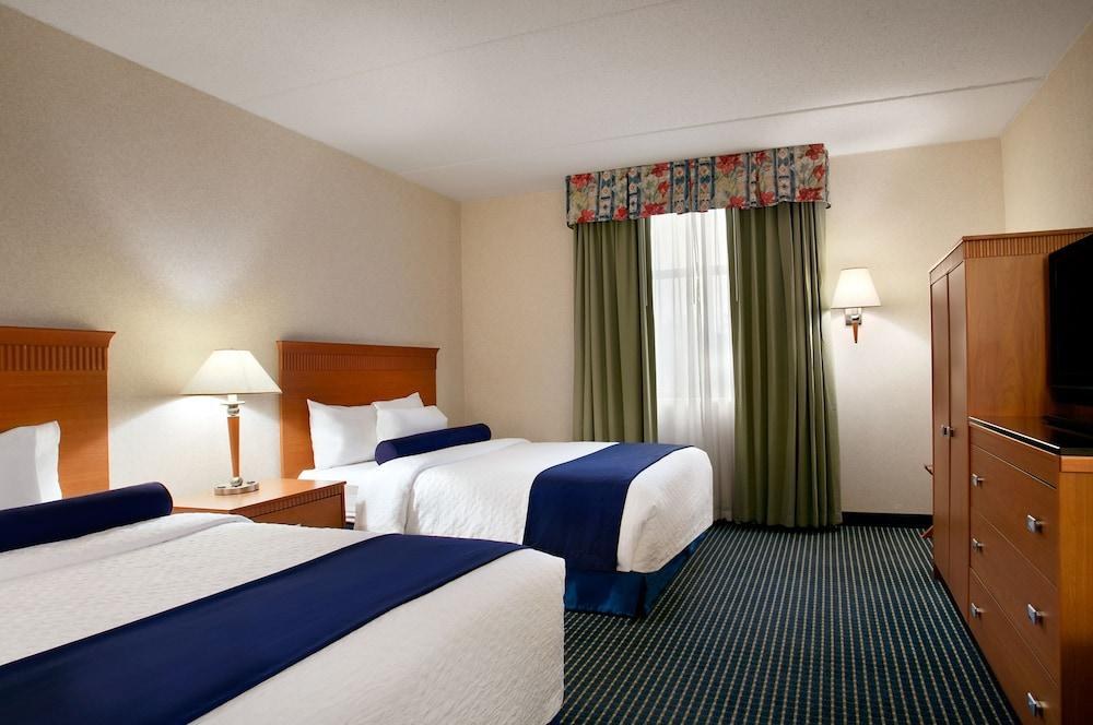 Embassy Suites by Hilton Lexington/UK Coldstream photo 2