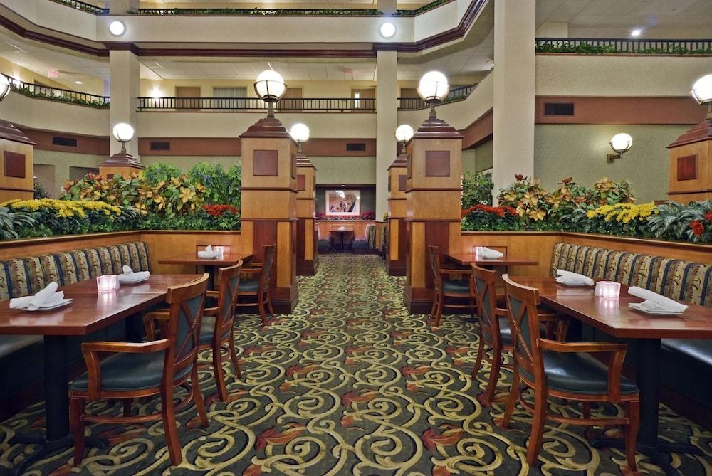 Embassy Suites by Hilton Lexington/UK Coldstream photo 3