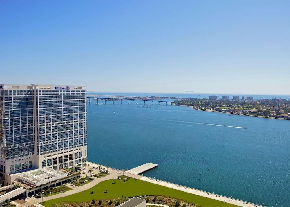Hilton San Diego Bayfront photo 2