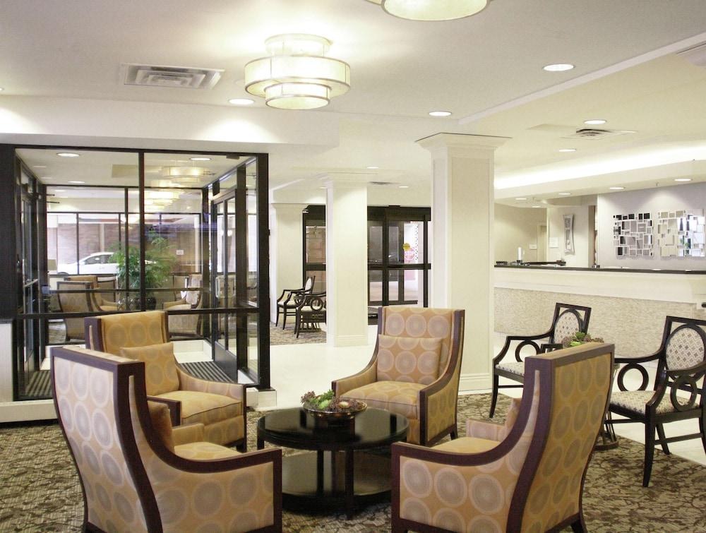 DoubleTree by Hilton Milwaukee Downtown photo 2