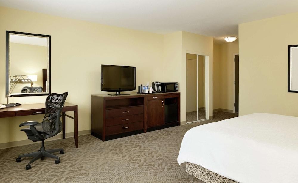 Hilton Garden Inn Phoenix North Happy Valley photo 2