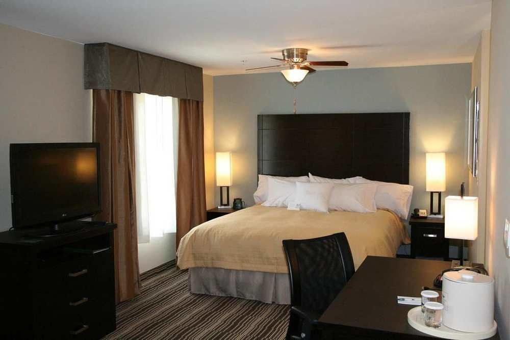 Homewood Suites by Hilton Cedar Rapids-North photo 1