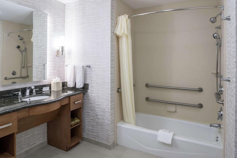 Homewood Suites by Hilton Cedar Rapids-North photo 3