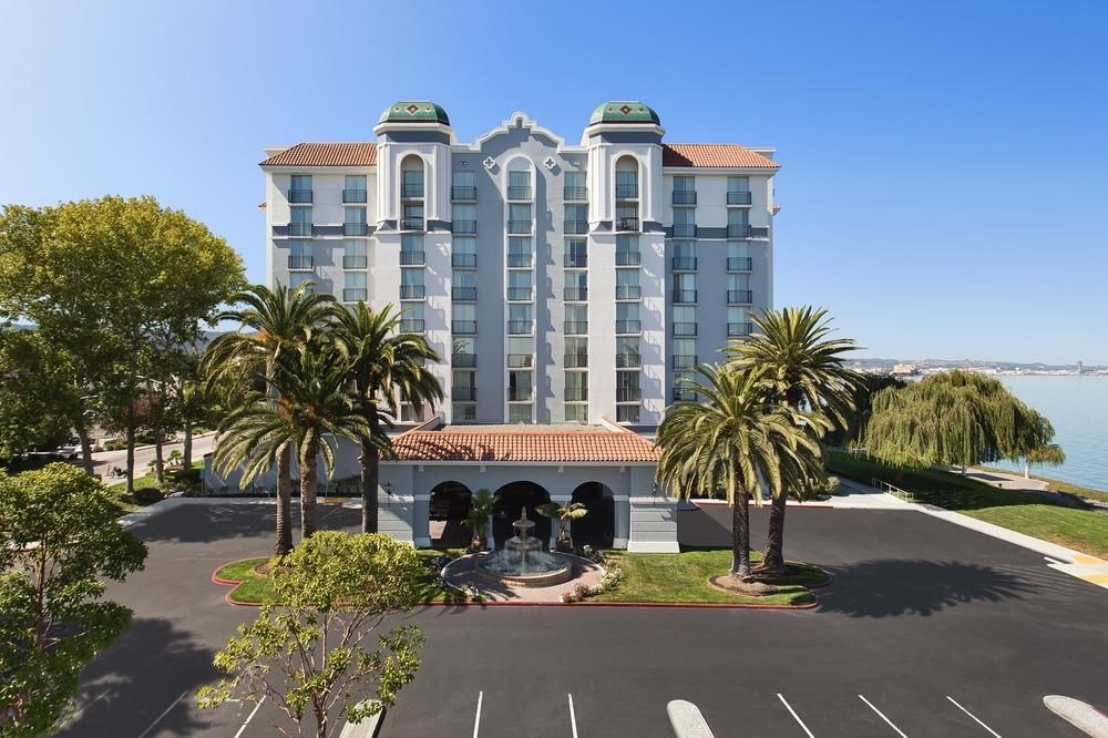 Embassy Suites by Hilton San Francisco Airport Waterfront photo 1