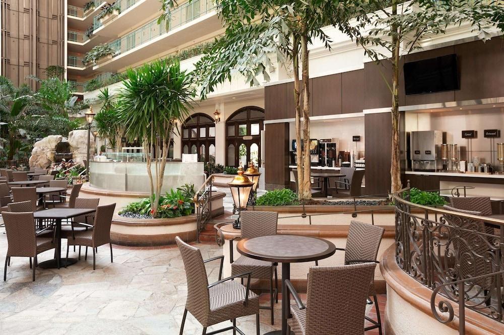 Embassy Suites by Hilton San Francisco Airport Waterfront photo 2