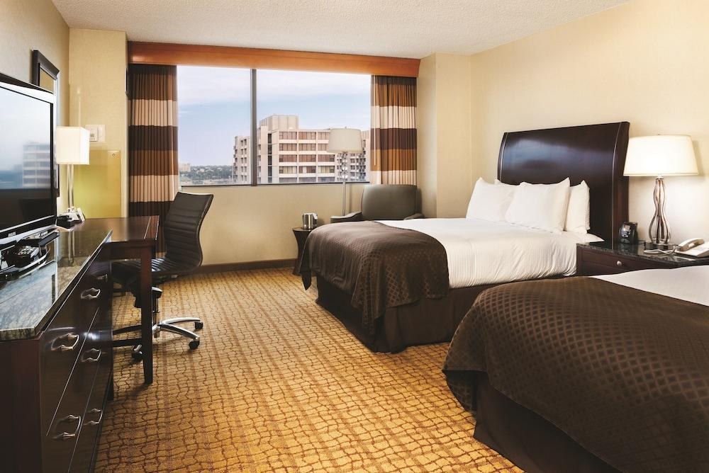 DoubleTree by Hilton Tulsa Downtown photo 3