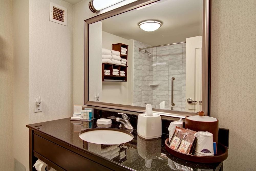 Hampton Inn by Hilton Toronto Airport Corporate Centre photo 3
