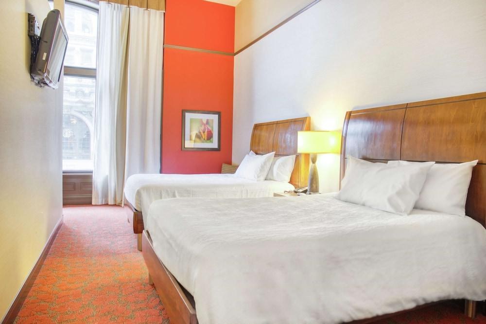 Hilton Garden Inn Milwaukee Downtown photo 3