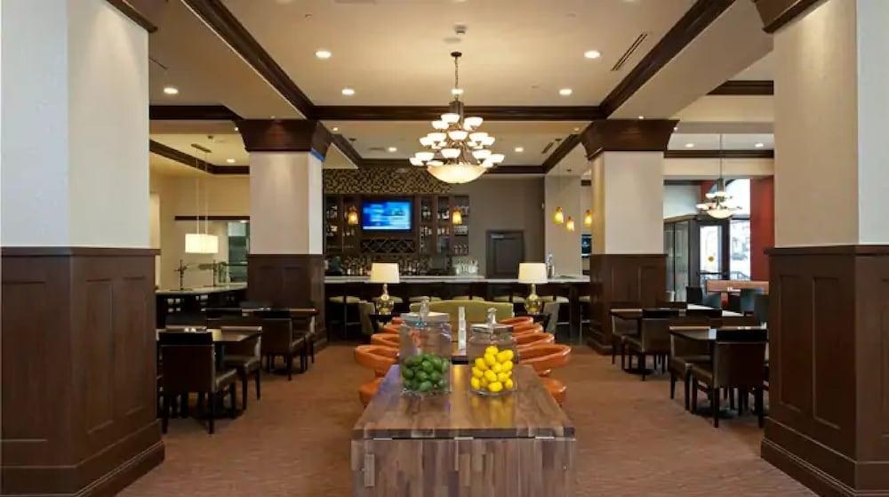 Hilton Garden Inn Milwaukee Downtown photo 4