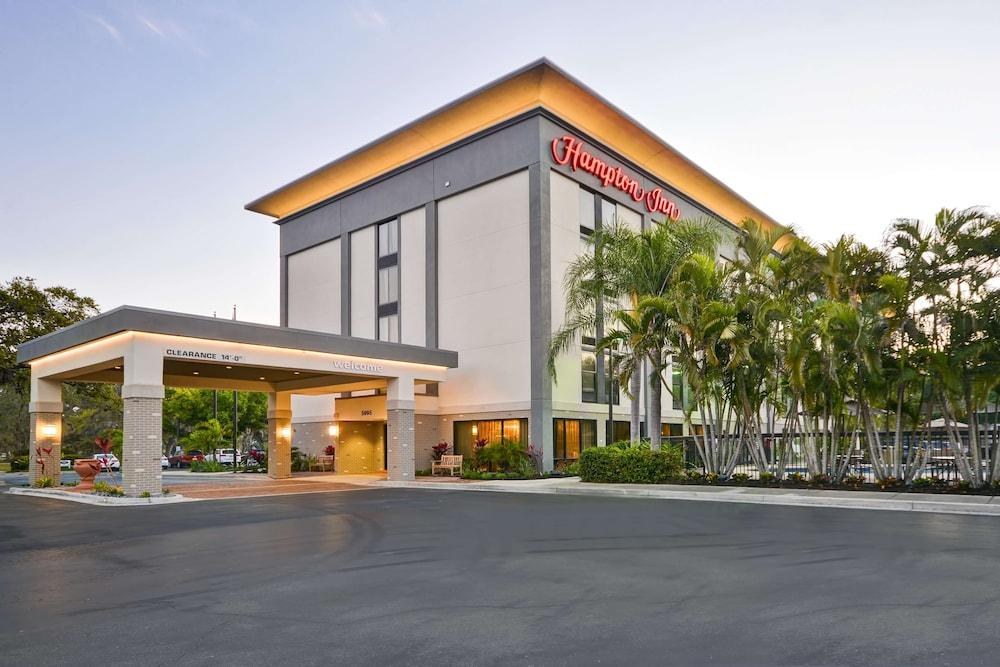 Hampton Inn Sarasota - I-75 Bee Ridge photo 2