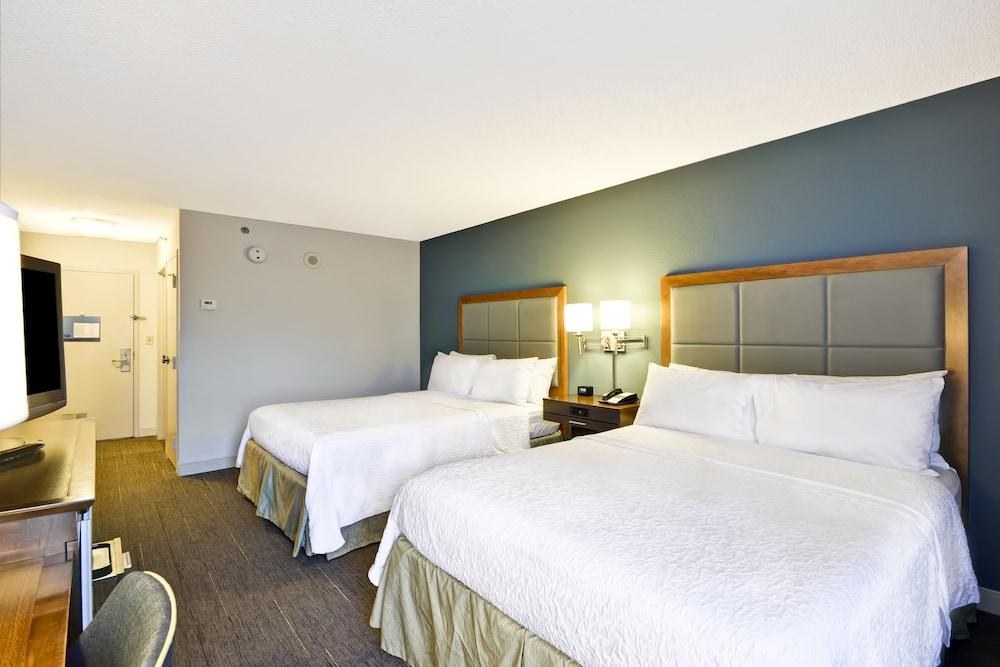 Hampton Inn Sarasota - I-75 Bee Ridge photo 4