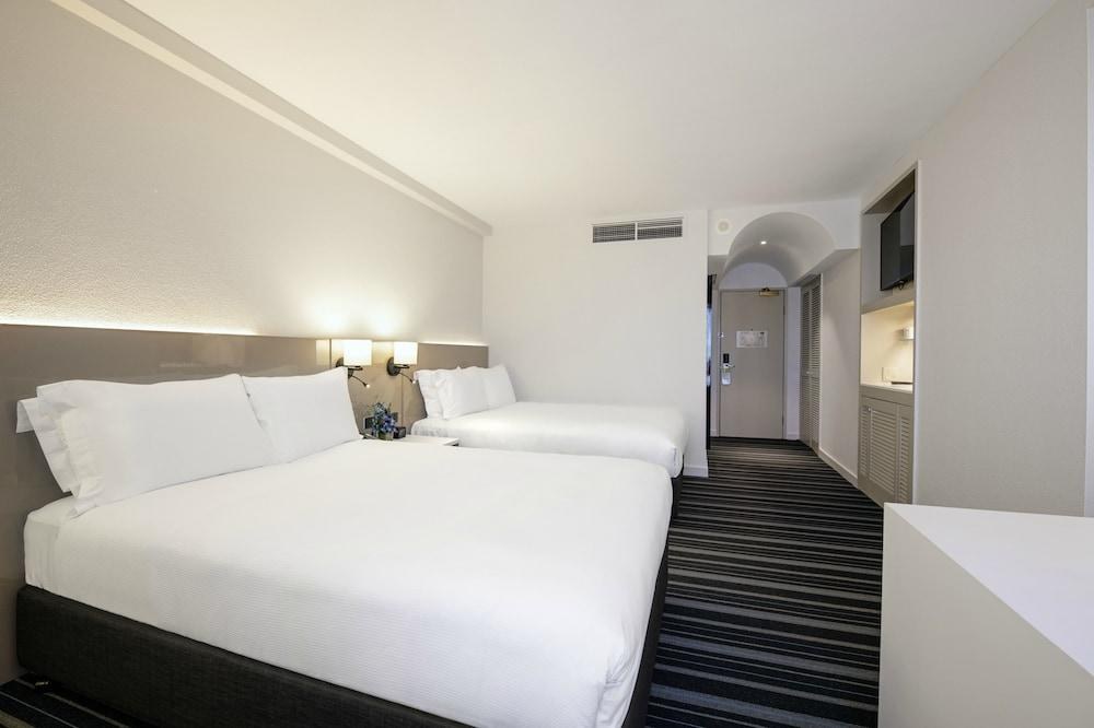 DoubleTree by Hilton Esplanade Darwin photo 2