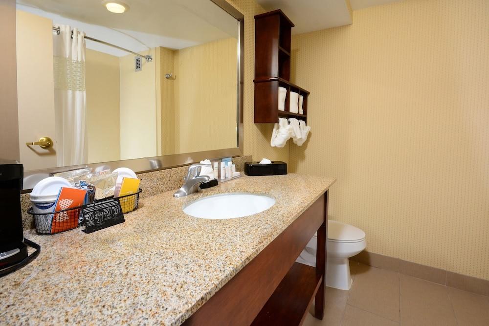 Hampton Inn Raleigh-Capital Blvd. North photo 2