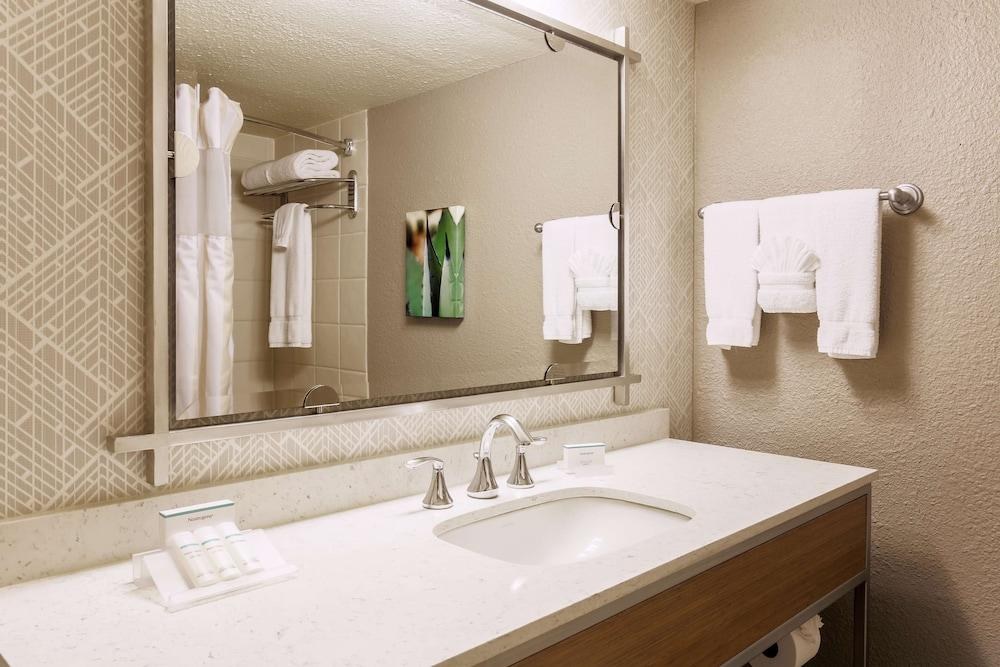 Hilton Garden Inn Dallas/Market Center photo 3