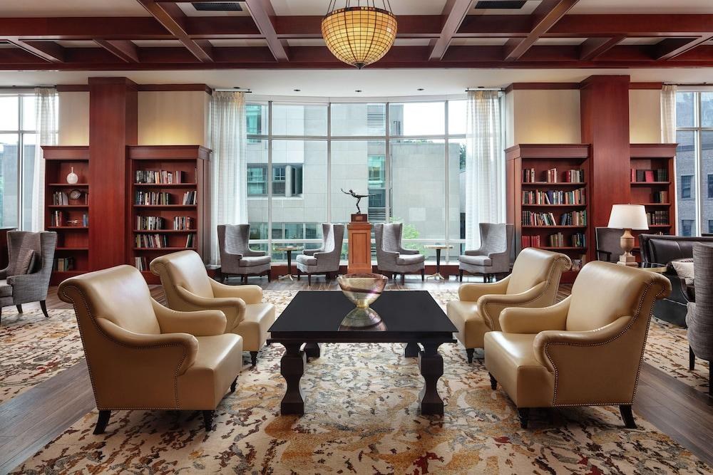 The Inn at Penn, a Hilton Hotel photo 4