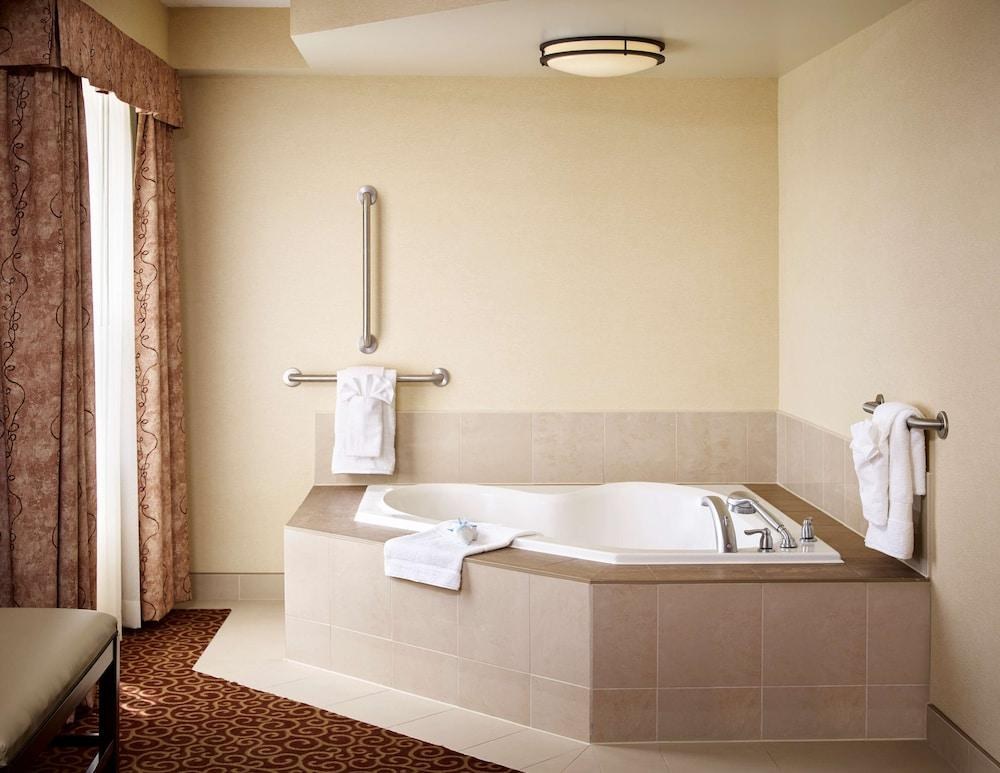 Hampton Inn by Hilton North Bay photo 4