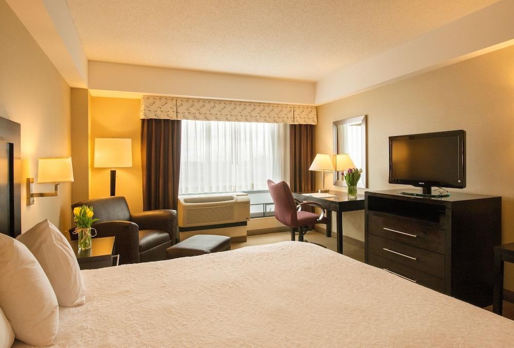 Hampton Inn & Suites Boston Crosstown Center photo 3