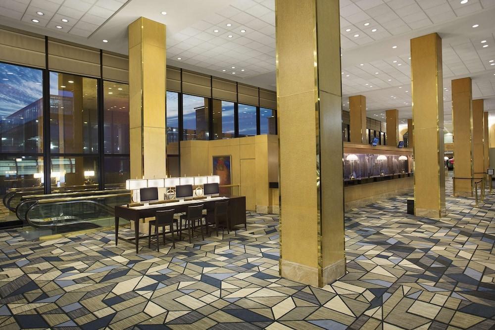Hilton Chicago O'Hare Airport photo 3
