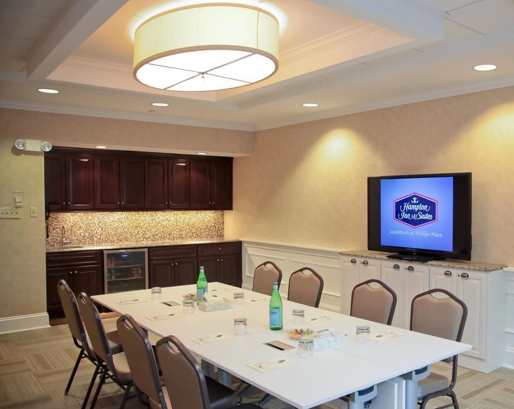 Hampton Inn & Suites Charlotte/SouthPark at Phillips Place photo 1