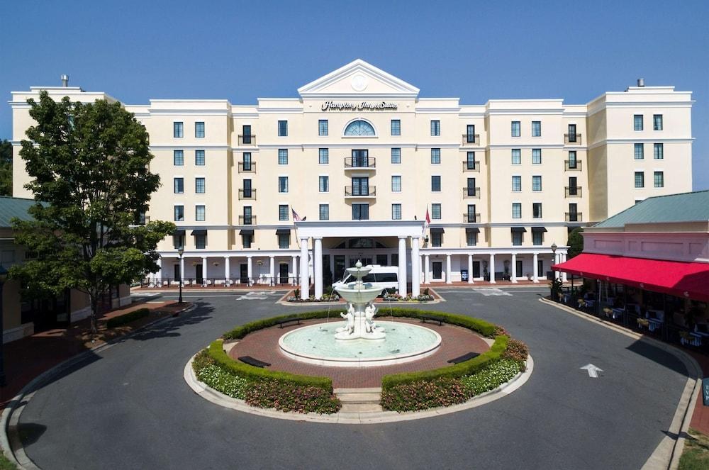 Hampton Inn & Suites Charlotte/SouthPark at Phillips Place photo 2