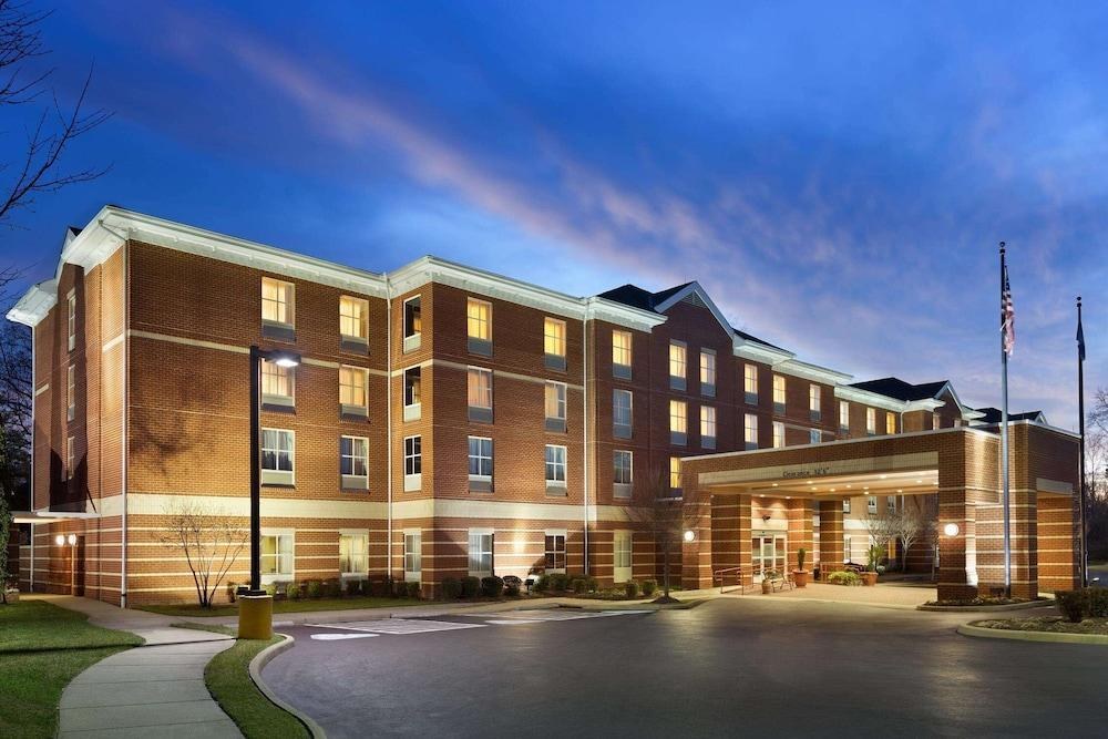 Hampton Inn & Suites Williamsburg Historic District photo 3