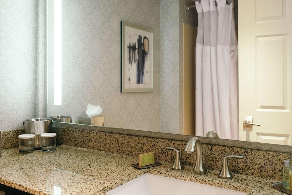 DoubleTree by Hilton Des Moines Airport photo 3