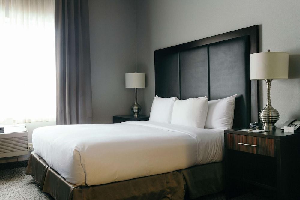 DoubleTree by Hilton Des Moines Airport photo 4