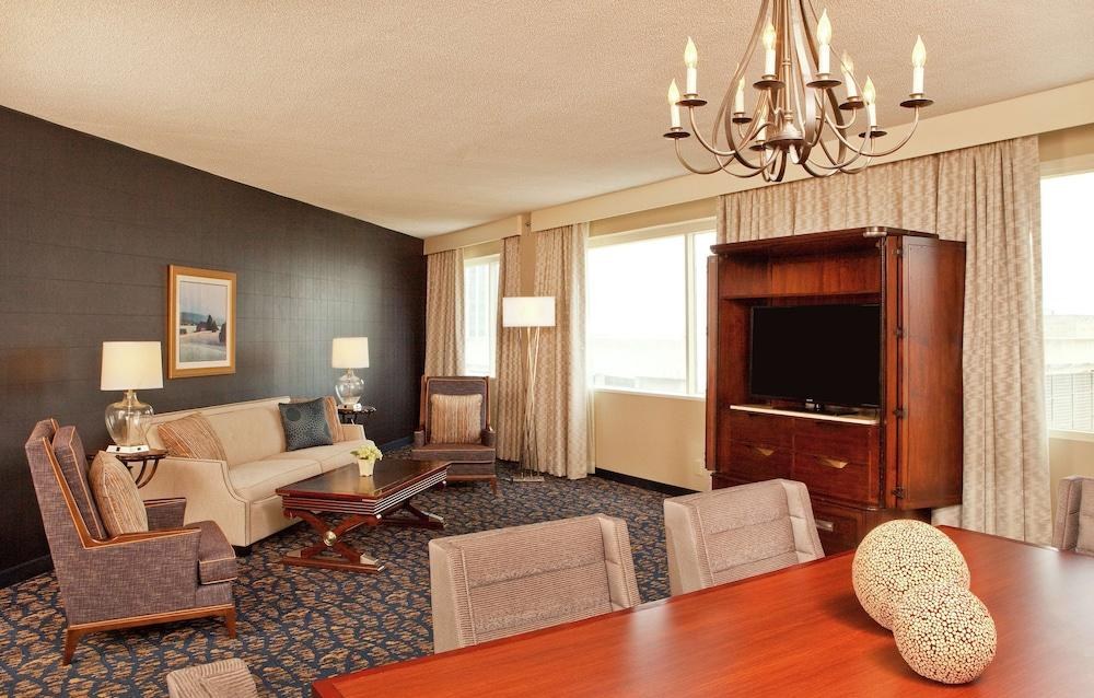DoubleTree by Hilton Nashville Downtown photo 2