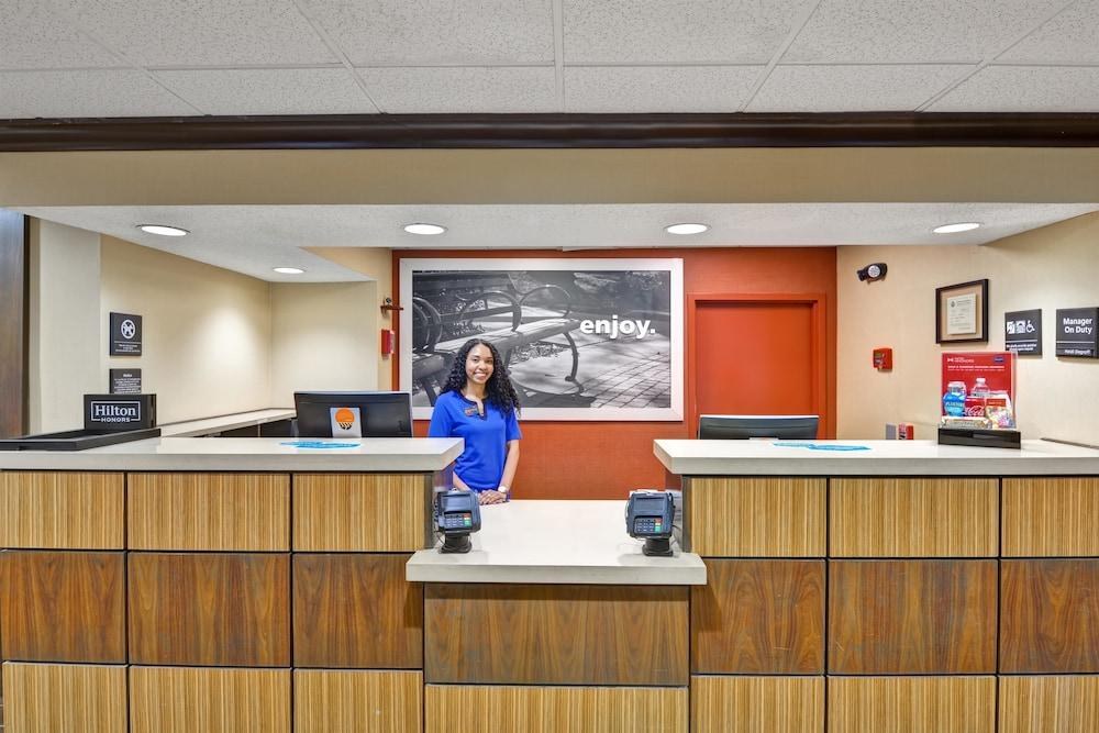 Hampton Inn Albany-Wolf Road (Airport) photo 4