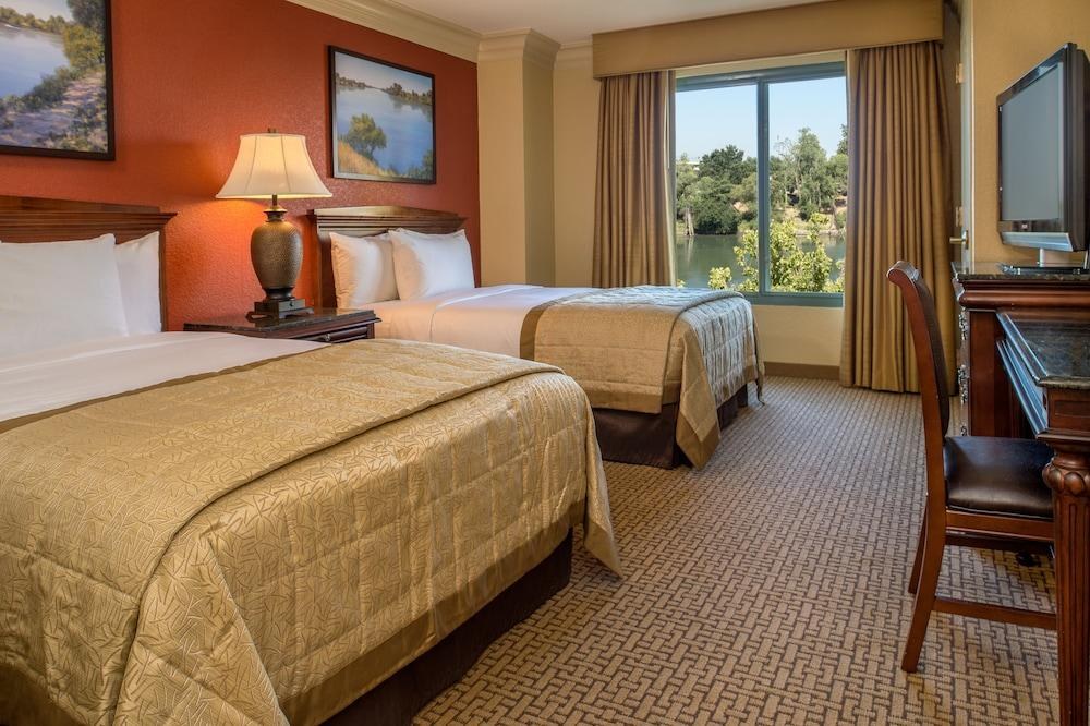 Embassy Suites by Hilton Sacramento Riverfront Promenade photo 3
