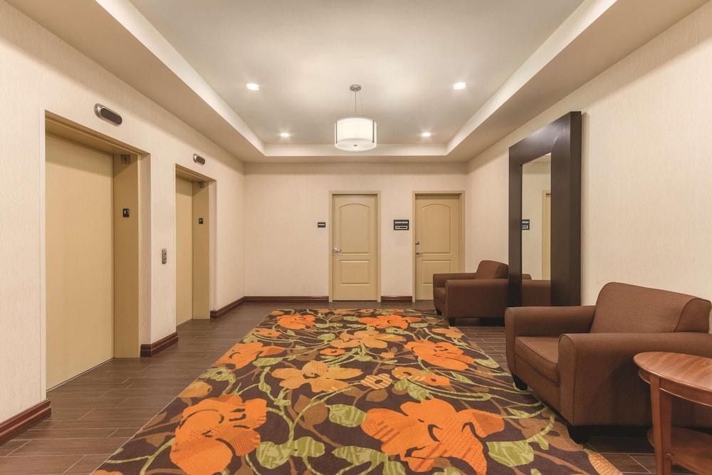 Hampton Inn by Hilton Edmonton/South, Alberta, Canada photo 2