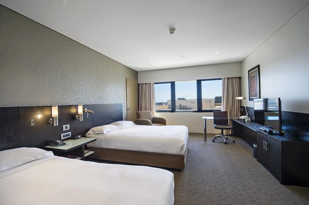 Hilton Darwin photo 4