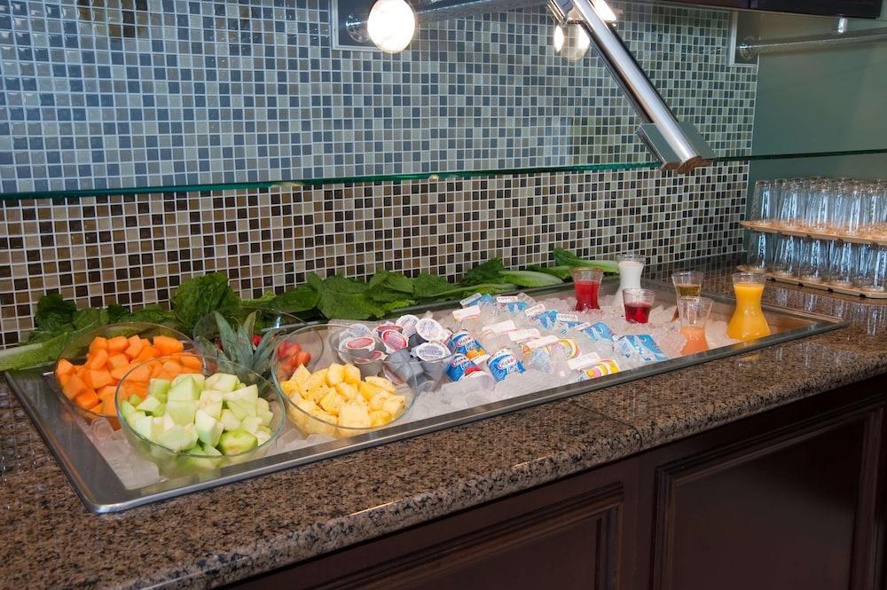 HILTON GARDEN INN ST. LOUIS AIRPORT photo 4