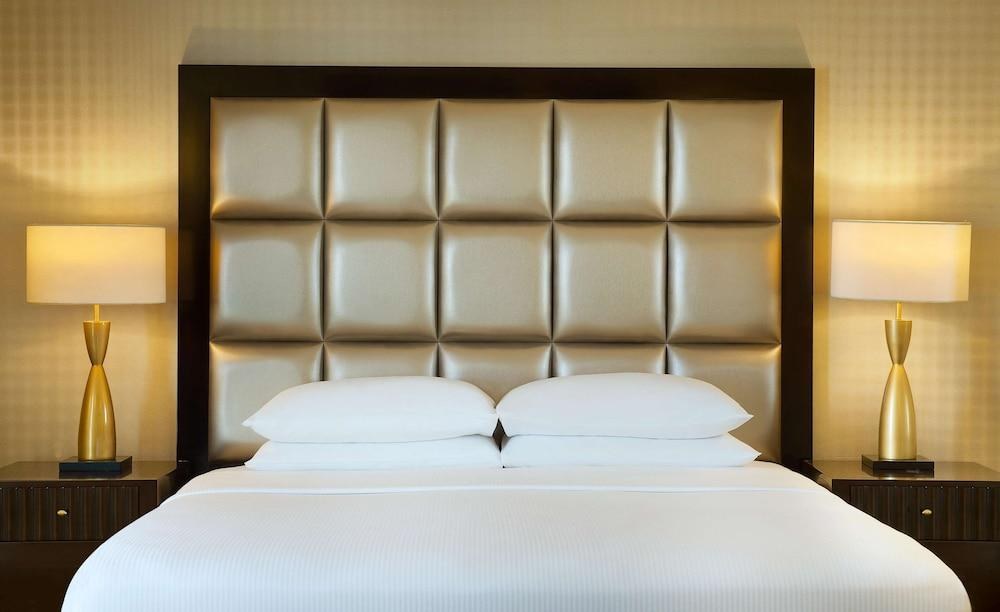 Hilton Alexandria Mark Center photo 3