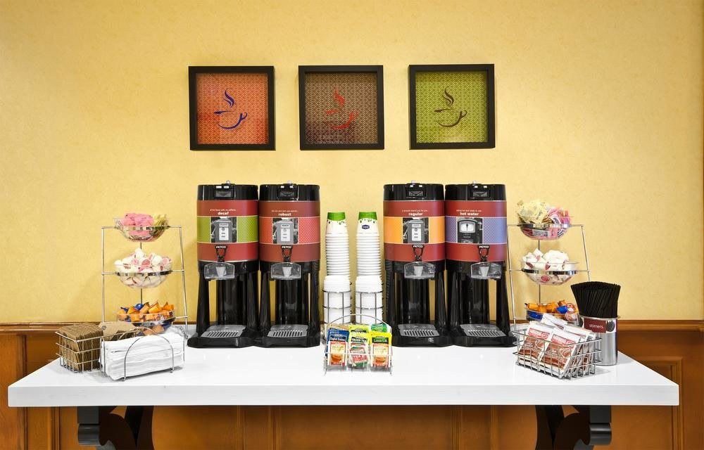 Hampton Inn & Suites Jacksonville Deerwood Park photo 1