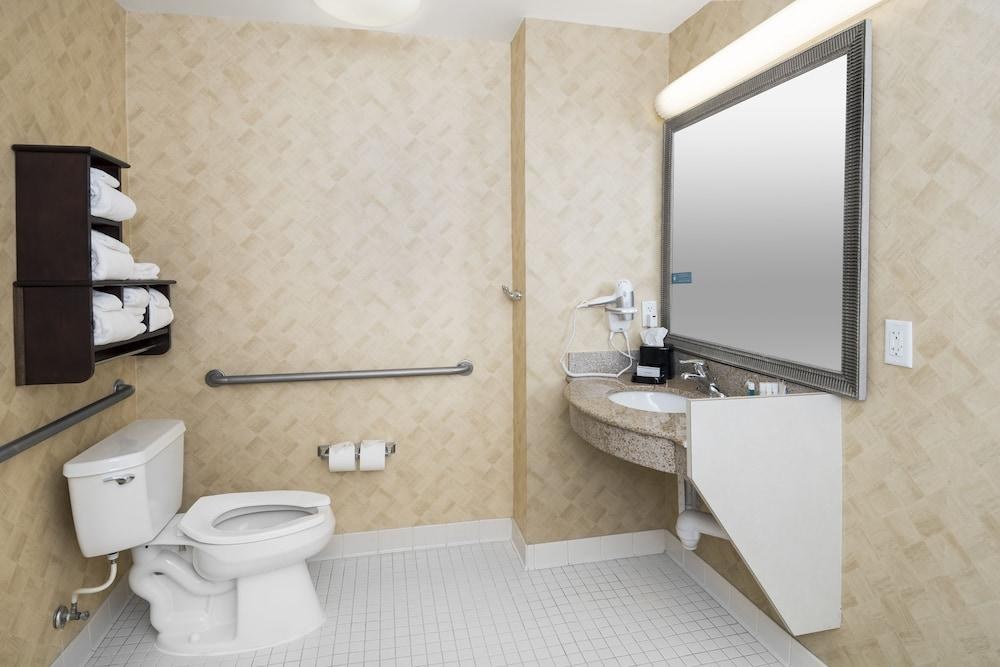 Hampton Inn & Suites Jacksonville Deerwood Park photo 2